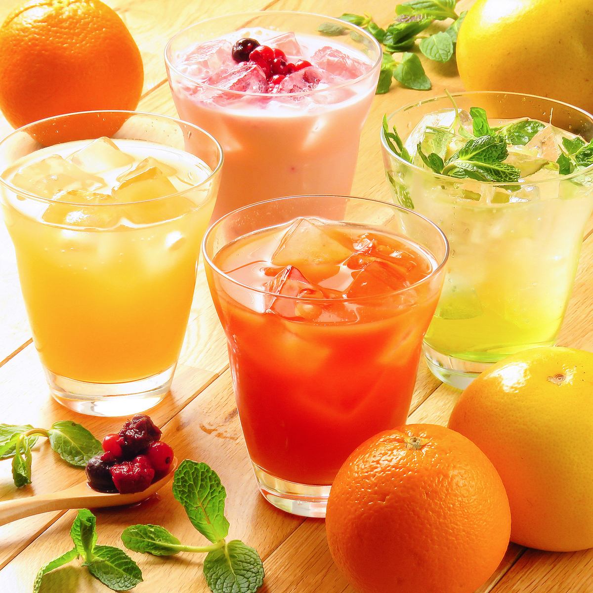 There are also plenty of "non-alcoholic cocktails" that are sure to delight women♪ Each starts at 490 JPY (excl. tax)