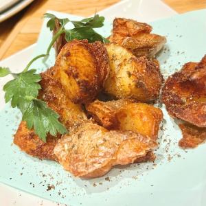 トリュフ香る皮付きポテトのフリット