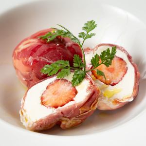Polppettini with seasonal fruits and prosciutto