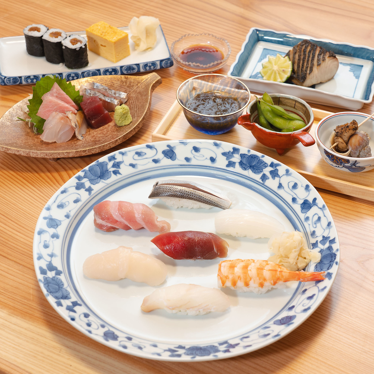 季節の食材を取り扱った新鮮なお寿司をご提供。