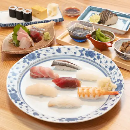 【寿司・料理 おまかせコース】先付・刺身5種・温物・寿司8貫など全18品 11000円(税込)コース