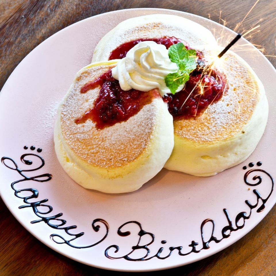 Anniversary and birthday plate using fluffy pancake ♪