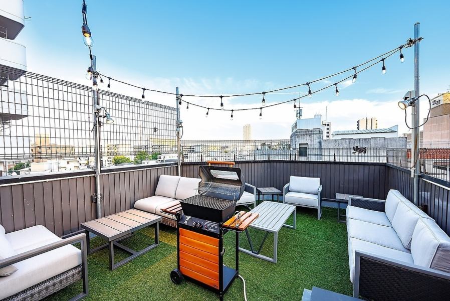 [Overlooking Kanayama's downtown] Enjoy BBQ and drinks on the rooftop terrace with a panoramic view of the city of Kanayama! A banquet under the open blue sky is the best!