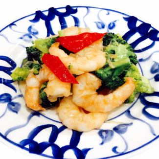 Stir fried broccoli and shrimp