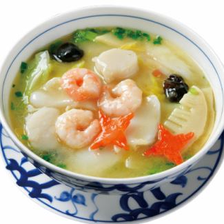 Seafood soup soba (scallop, shrimp, squid)