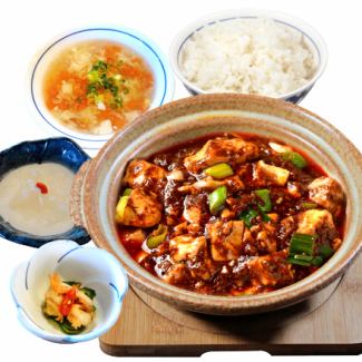 Chen mapo tofu made in a clay pot [our specialty]