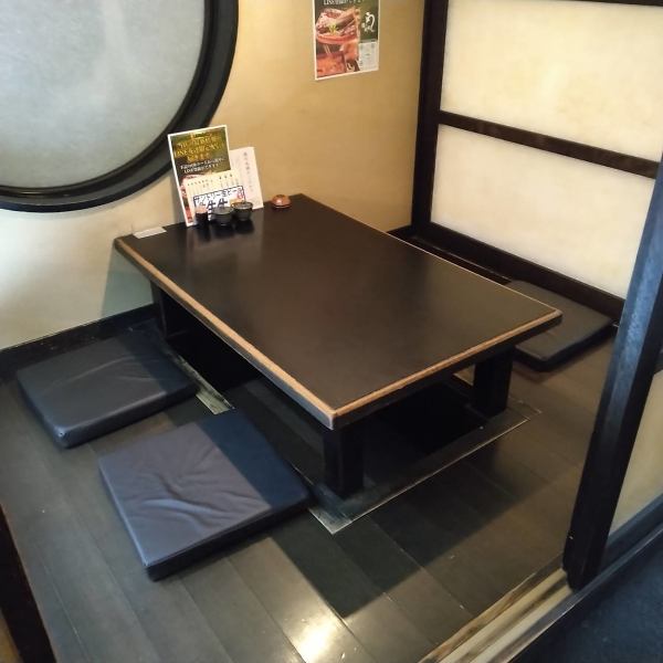 <A calm and comfortable space> 3 seats for 4 and 1 seat for 6 ◆ Perfect for small groups, as well as large groups! The relaxed atmosphere makes it perfect for dates, girls' nights, family meals out, and various banquets.We are looking forward to your visit♪