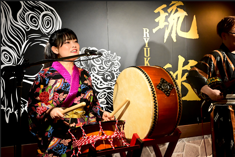 国際通り人気エリアに民謡居酒屋OPEN!豊富な沖縄料理と泡盛で沖縄の夜を彩ります♪