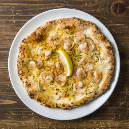 Shrimp lovers gather! Garlic shrimp pizza with juicy shrimp
