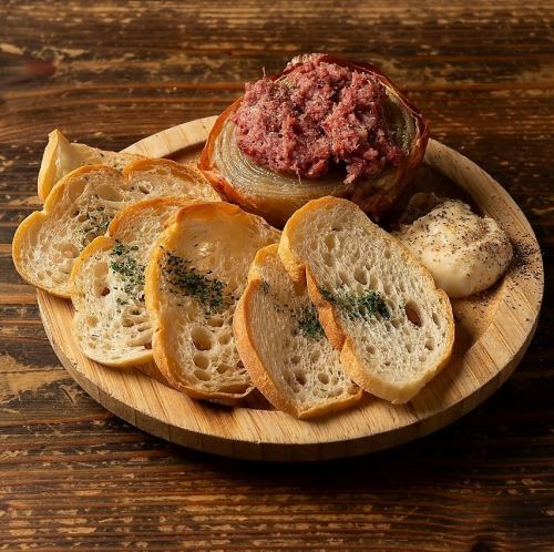 北海道産牛のコンビーフと玉ねぎのロースト