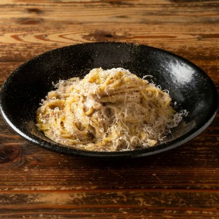 4種のキノコのクリームパスタ