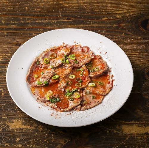 豚タンのカルパッチョ　レモンソース