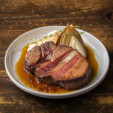 とろける食感！厚切り牛タンのロースト