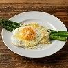 アスパラのロースト トリュフソースと目玉焼き
