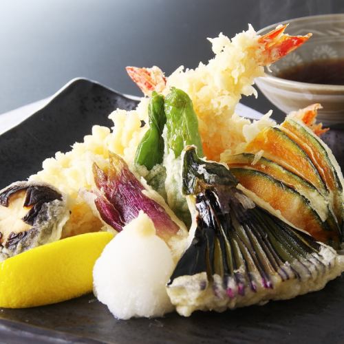 Kurari no Shiki Tosamae Tempura [Shrimp and seasonal vegetables]