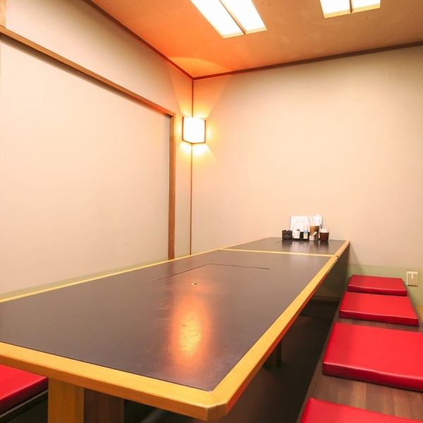 [Equipped with smoking area and elevator inside the store] There are many private rooms on the 2nd and 3rd floors, and the calm Japanese space is perfect for entertaining important customers.Private rooms perfect for small drinking parties of 2 to 10 people are also available.For groups of 4 or more, there is also a horigotatsu private room.