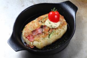 鉄板で焼いたポテトサラダ/山芋のホクホク焼き