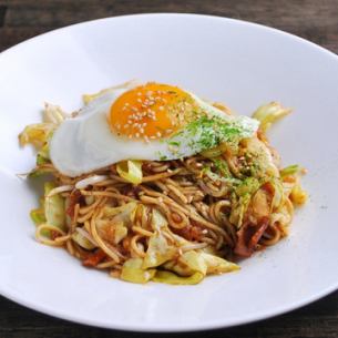昔ながらのソース焼きそば/じゃがいものチーズピザ