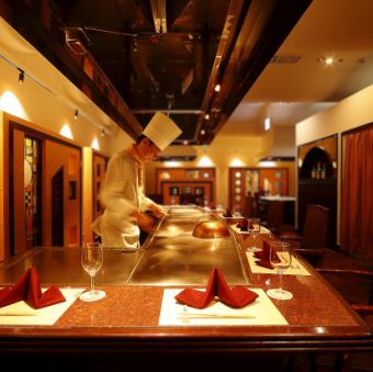 最多可容纳12人。