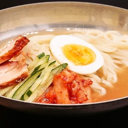 【豊富なサイドメニュー】アツアツのビビンバや〆のサッパリ冷麺はリピーター続出です！