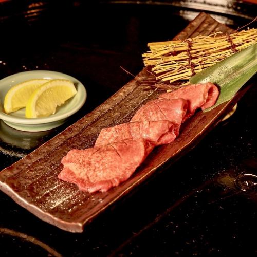 【数量限定】厳選阿波牛の厚切り上タン(1490円)は売り切れ必須！厳これを目当てにいらっしゃるお客様続出！