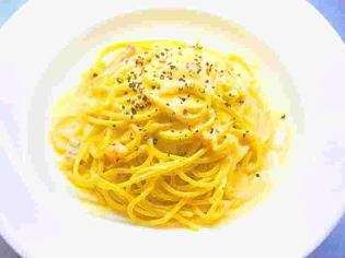 濃密卵黄とパンチェッタのカルボナーラ ~白ワインが進む一皿~
