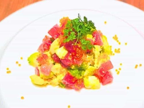 赤と緑のマリアージュ ~鮪とアボカドのタルタル~