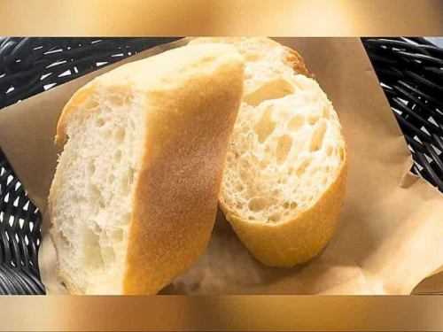 焼きたてのアツアツ バケット