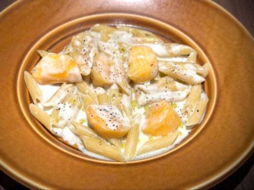 柿とブルーチーズの芳醇クリームペンネ