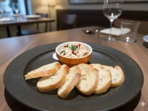 Japanese flavor and Italian aroma ~Tsukudani and cheese crostini~