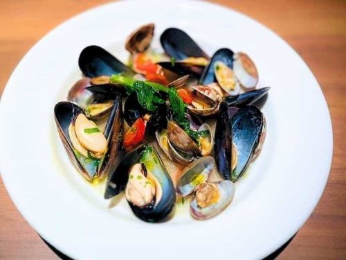 Selected Shellfish Steamed in White Wine - Abundant Bounty of the Sea