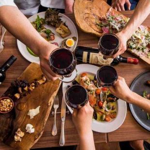 Private Room Standard Plan [All-you-can-drink included] Perfect for a spring gathering! A hearty main course and standard appetizers that go perfectly with wine.