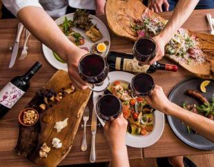 Private Room Standard Plan [All-you-can-drink included] Perfect for a spring gathering! A hearty main course and standard appetizers that go perfectly with wine.