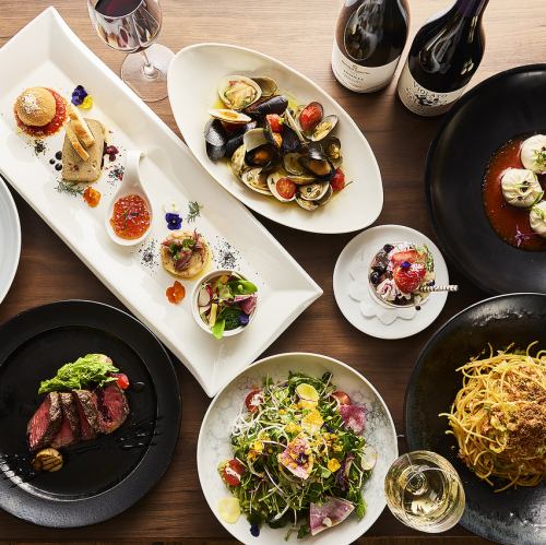 用新鲜时令食材烹制的各种菜肴。