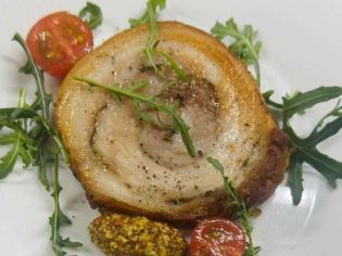 国産豚バラ肉のポルケッタ  ルッコラサラダ添え