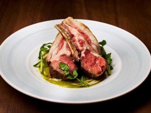 子羊のグリル ~ミントの清涼感が引き立てる一皿~