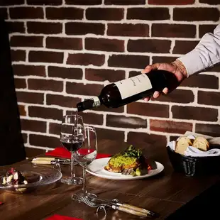 【休日ランチコース｜乾杯スパークリングワイン付き】サラダからデザートまで楽しめるフルコース