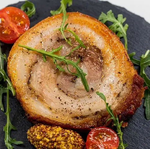 国産豚バラ肉のポルケッタ  ルッコラサラダ添え