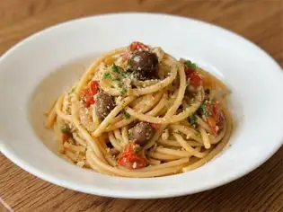 传统面食:Bucatini alla Puttanesca