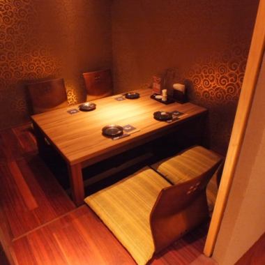 这是一个完全私人的房间挖榻榻米房间。请用于娱乐、私人宴会、纪念日等。
