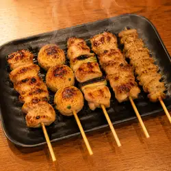 Assorted grilled chicken skewers (5 skewers)