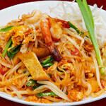 パッタイ(タイ焼きそば)