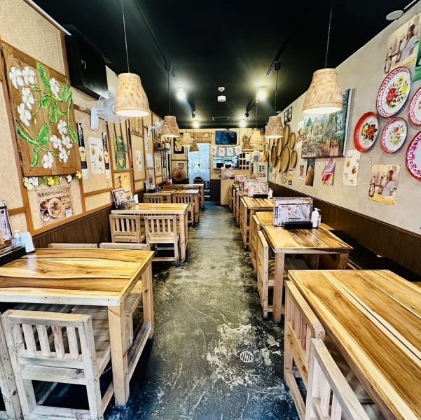 当店では、大人数での宴会やパーティー、特別な集まりにも対応可能な貸切サービスを承っております。歓送迎会や誕生日パーティーなど、様々なシーンでご利用いただけます。お客様のニーズに合わせて、お料理やドリンク、レイアウトなども柔軟に対応させていただきますので、ご予算や人数などどうぞお気軽にご相談ください。