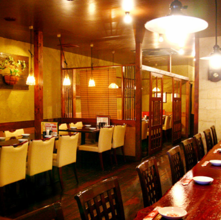 店内は広々としており、最大40名様までの貸切利用が可能。会社の宴会や同窓会、各種パーティーにぴったりのゆったりとした席配置が魅力です♪