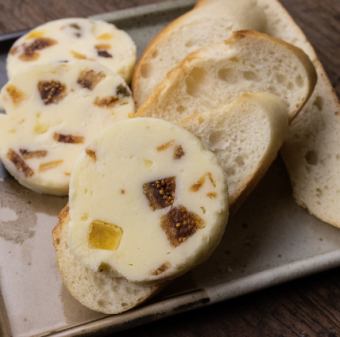 いちじくバターと加藤さんのパン