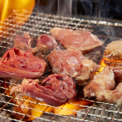 A specialty grilled chicken specialty store where you can cook carefully selected domestic chickens over charcoal ♪