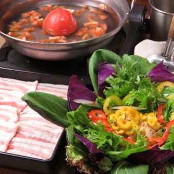 【トマトの野菜しゃぶしゃぶコース】1980円（税込）
