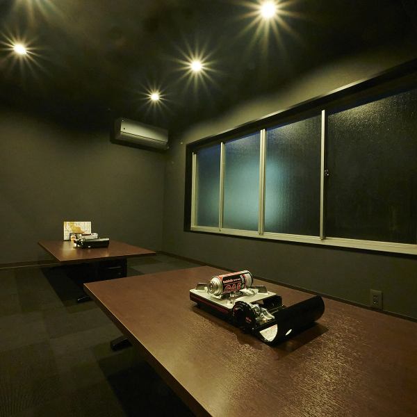 6名様までご利用いただけるお座敷席を2卓ご用意。繋げることで最大15名様までの宴会にも対応可能で、広々とした空間で一体感のある時間を過ごせます。また、小さなお子様連れでのご利用も歓迎！周りを気にせず、ゆっくりとお食事をお楽しみください◎会社宴会や同窓会など、様々なシーンにご利用いただけます！