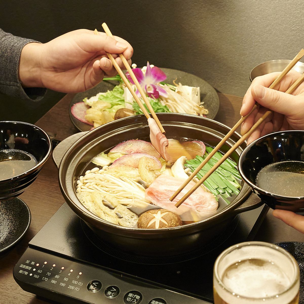 落ち着いた雰囲気の店内で、特別なひとときをおすごしください。