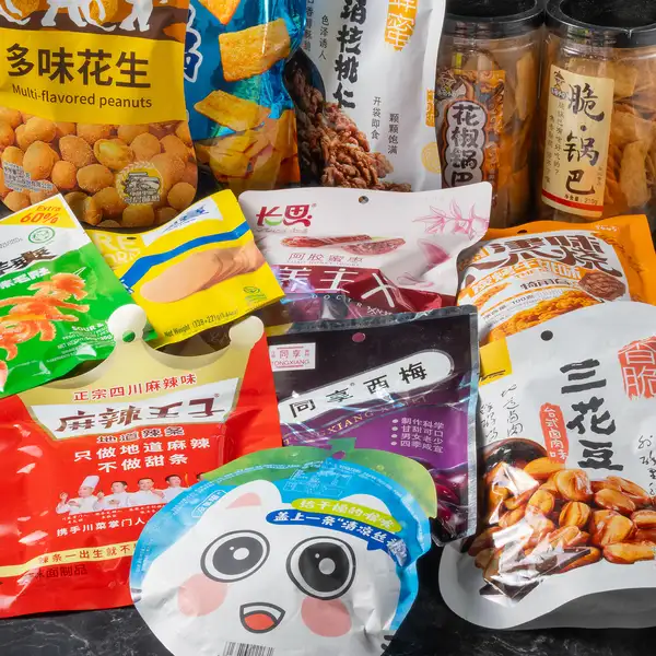 【豊富なスナック】店頭にご用意したお菓子やおつまみ◆小腹が空いた時にも最適